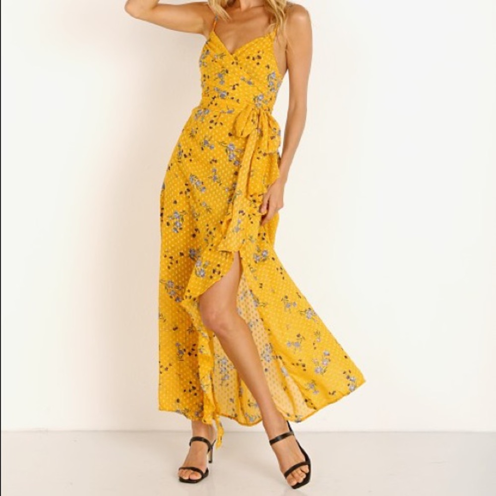 NWT ASTR floral maxi dress gold/yellow size xs